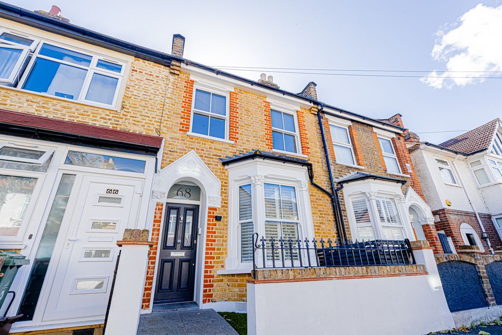 Property photo 2 of 39