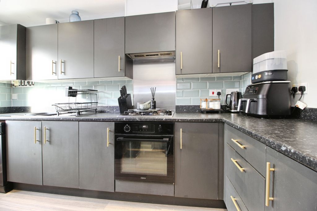 Property photo 3 of 15 Kitchen