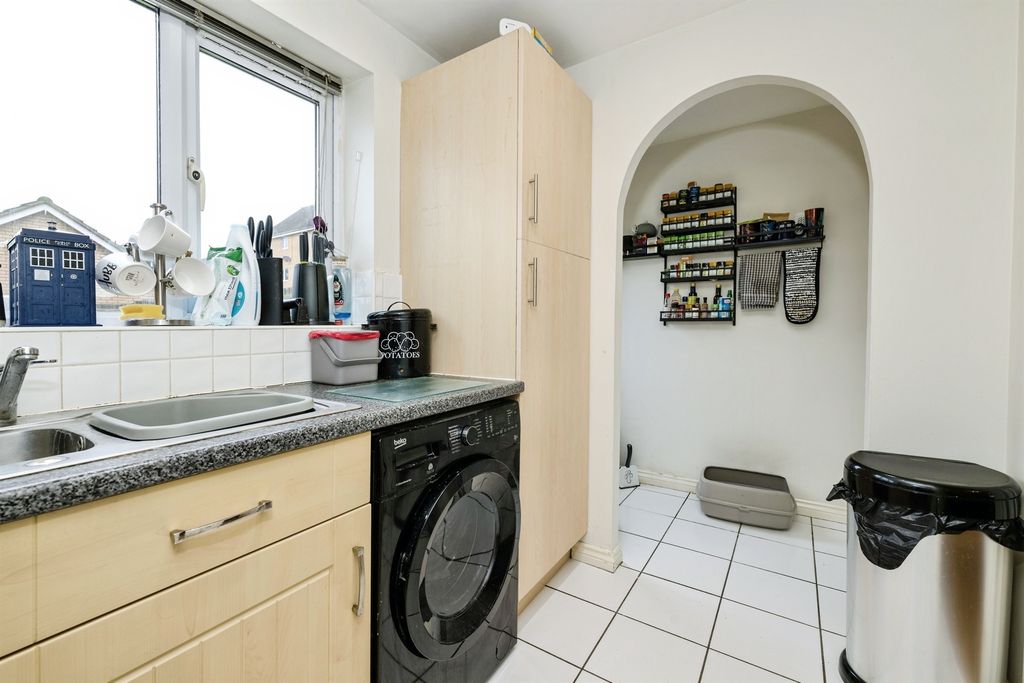 Property photo 2 of 14