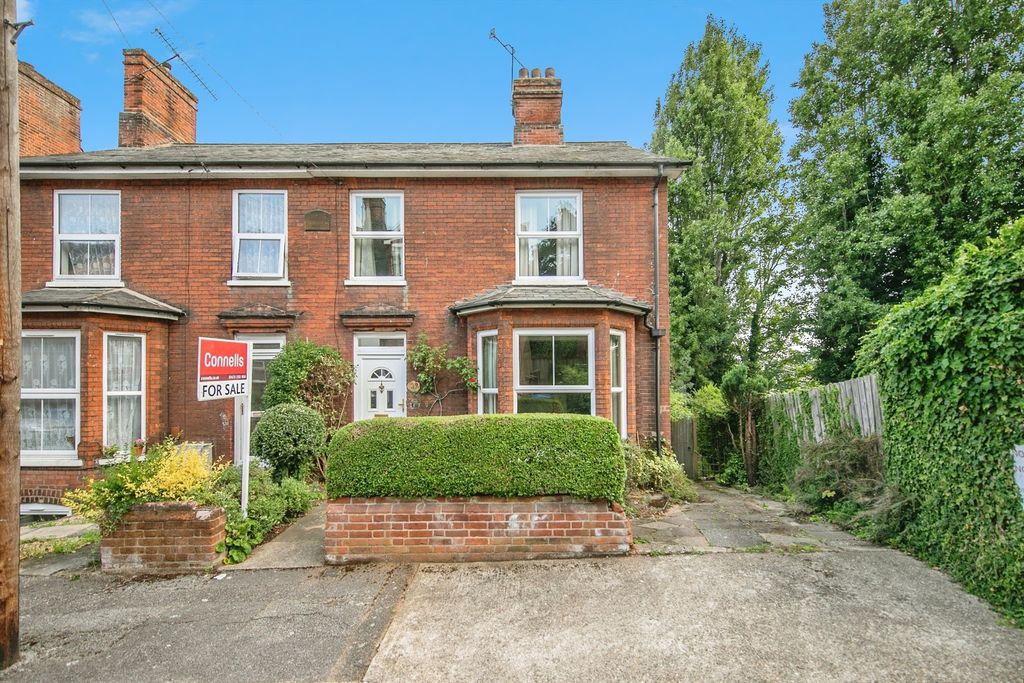 Property photo 2 of 17