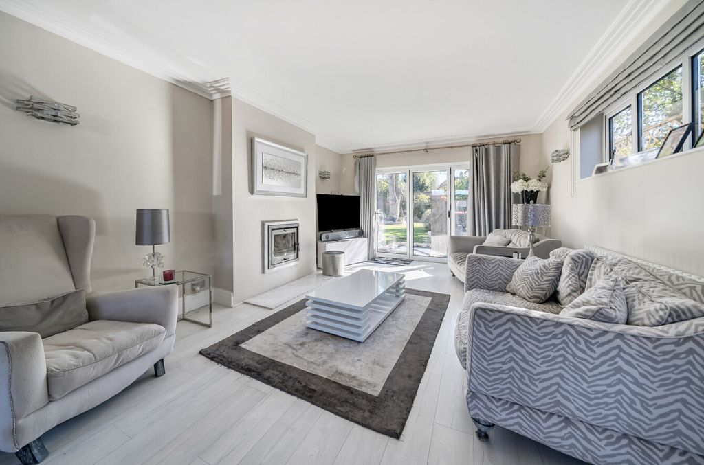 Property photo 3 of 22 1362177-1-68E3Eb1...