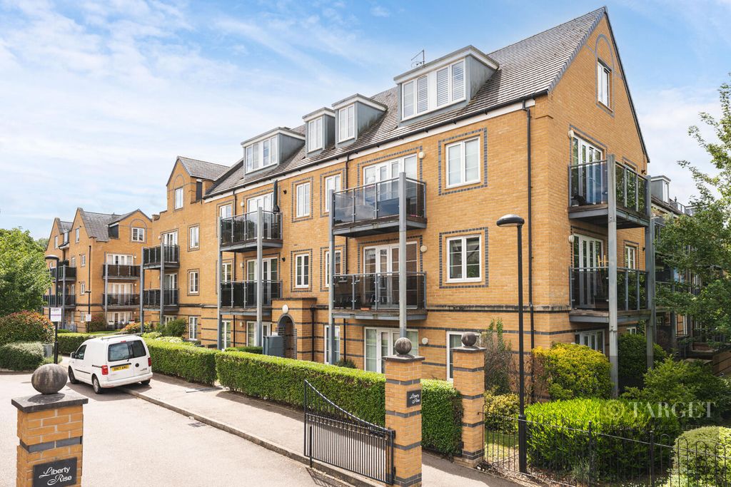 Property photo 1 of 20 Front (Exterior)