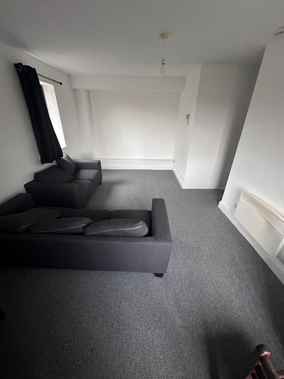 Property photo 2 of 7 Gallery