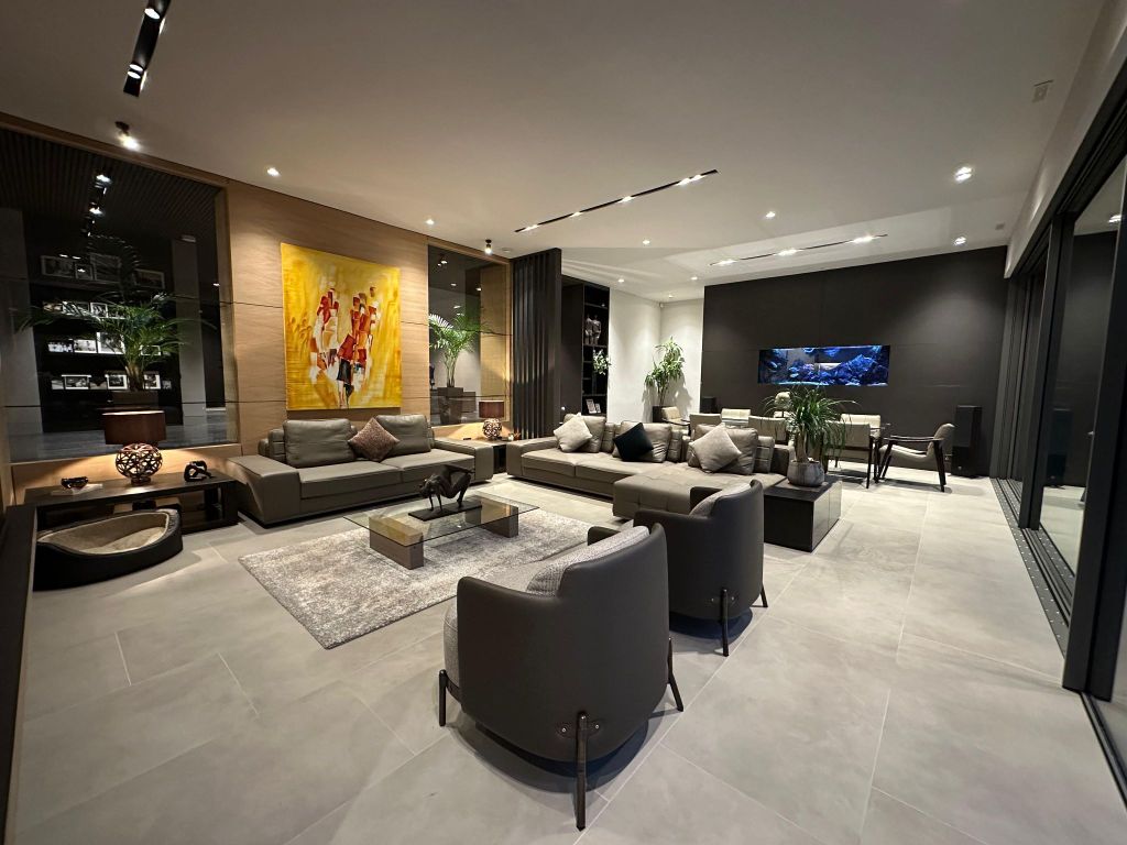 Property photo 2 of 28 Photograph 5