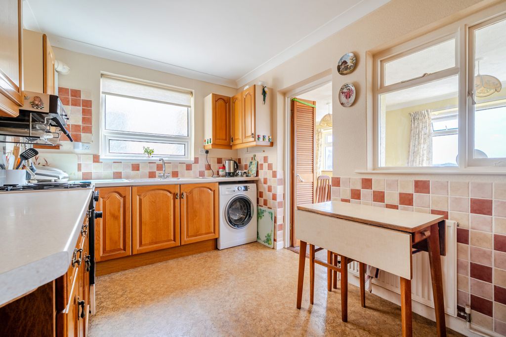 Property photo 3 of 22 1510747-19-6A8c5c...