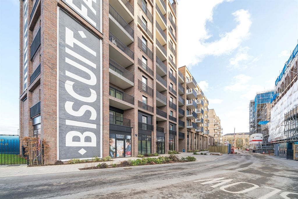 Property photo 1 of 7 (Main)