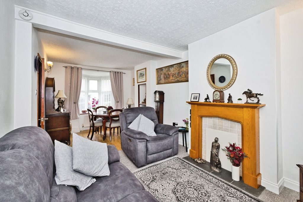 Property photo 3 of 18 Photo