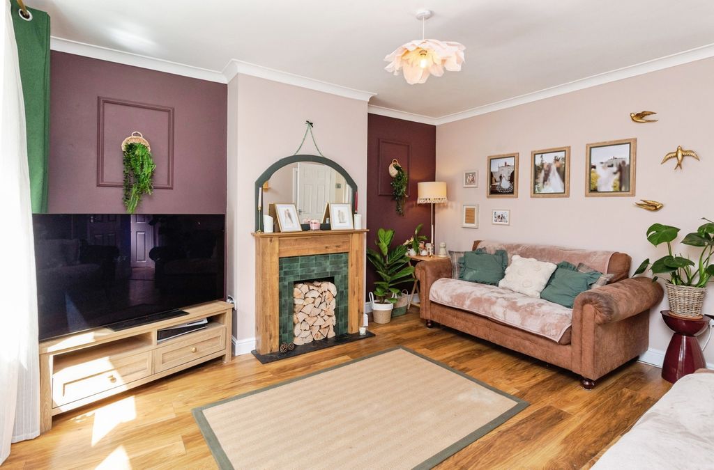 Property photo 2 of 19 Pbox-Img.Jpg