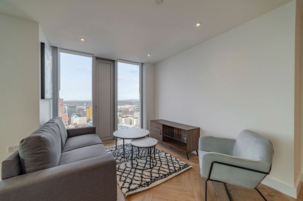 Property photo 2 of 26