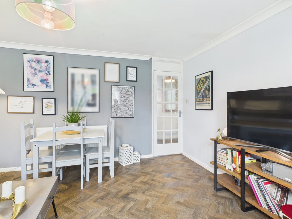 Property photo 2 of 10 Living Room