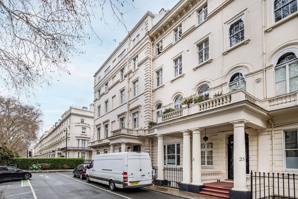 Property photo 2 of 9 External