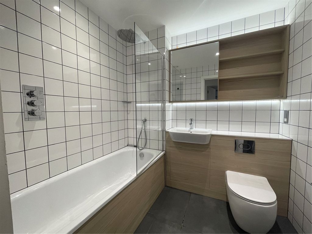 Property photo 3 of 8 Picture No. 04