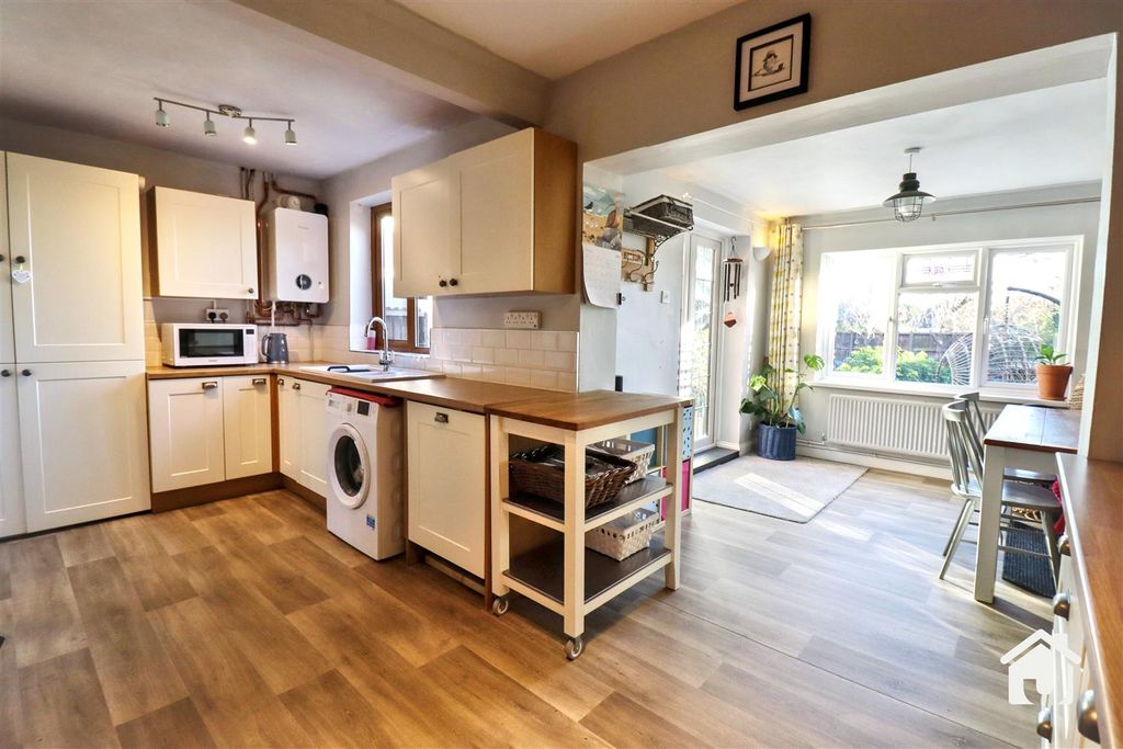 Property photo 3 of 43 Img_8396.Jpg