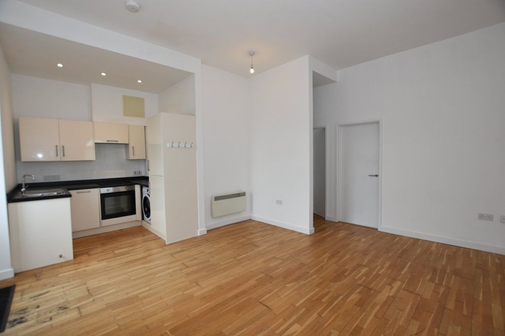 Property photo 3 of 8 Living Space/Kitchen