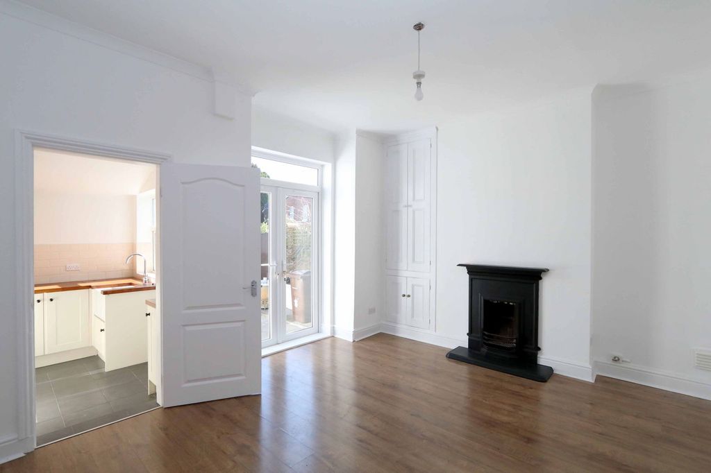 Property photo 3 of 8