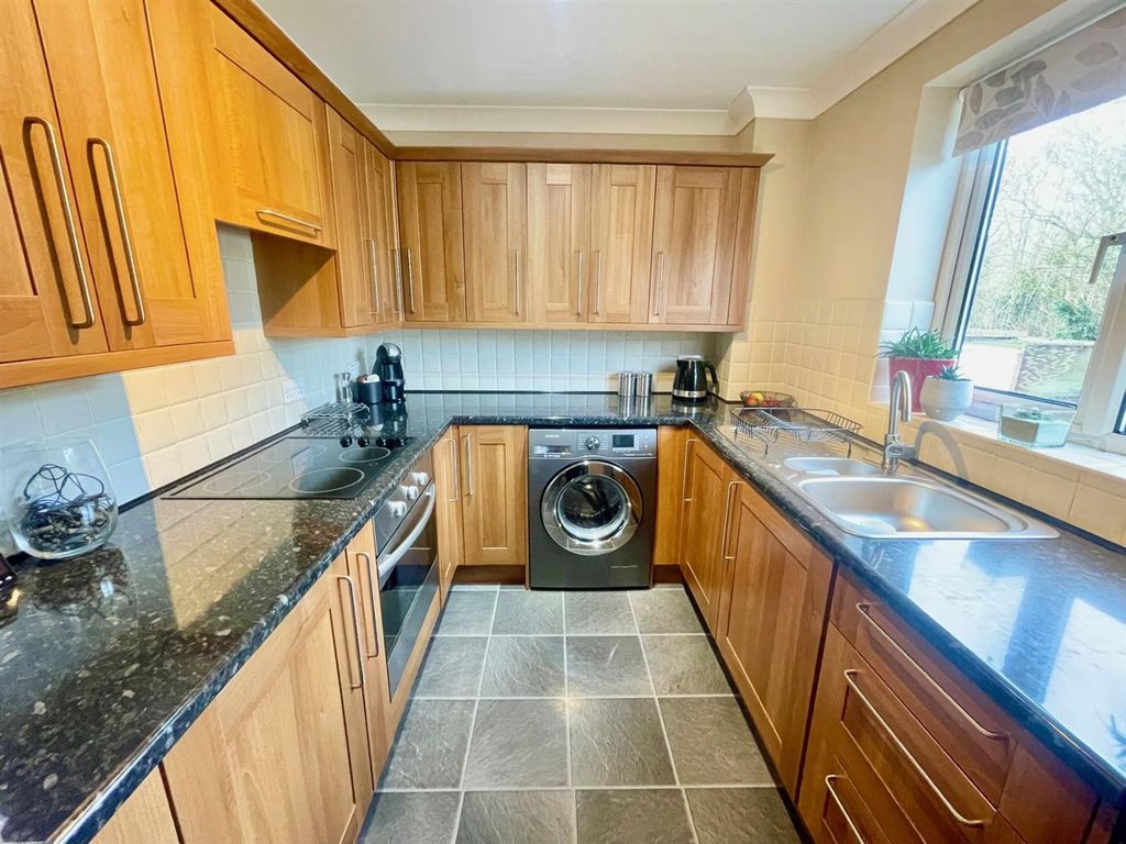 Property photo 2 of 12 Kitchen 2.Jpg