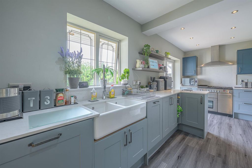 Additional image 10 of 4 bed semi-detached house for saleAmblecote Road, Brierley Hill DY5