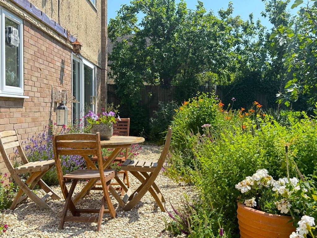 Property photo 2 of 21