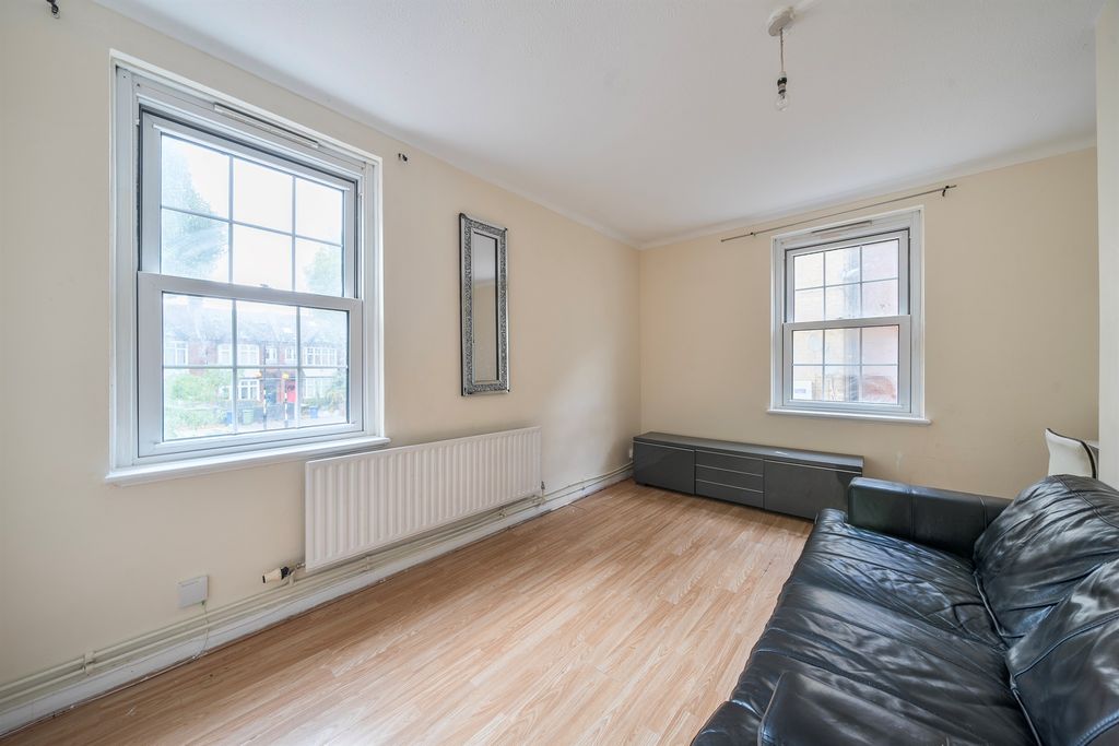 Property photo 2 of 11