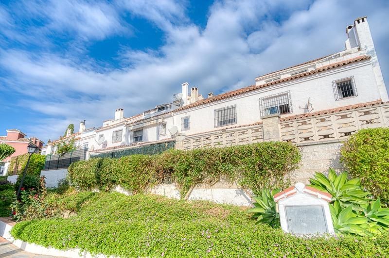 Property photo 2 of 33