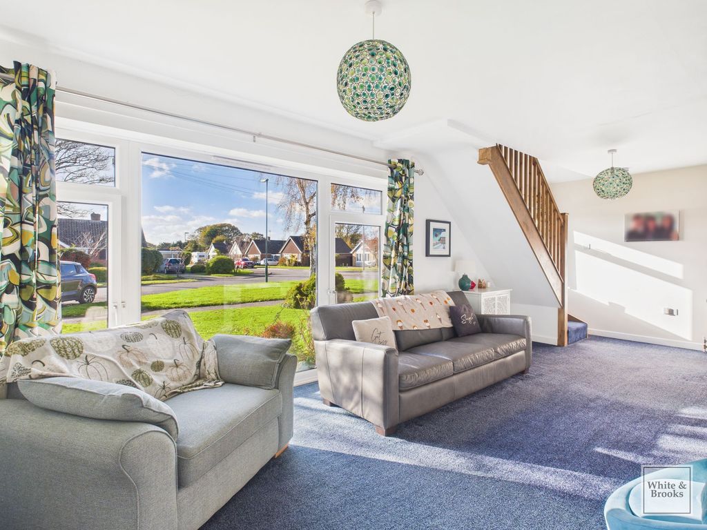 Property photo 2 of 25 Living Room