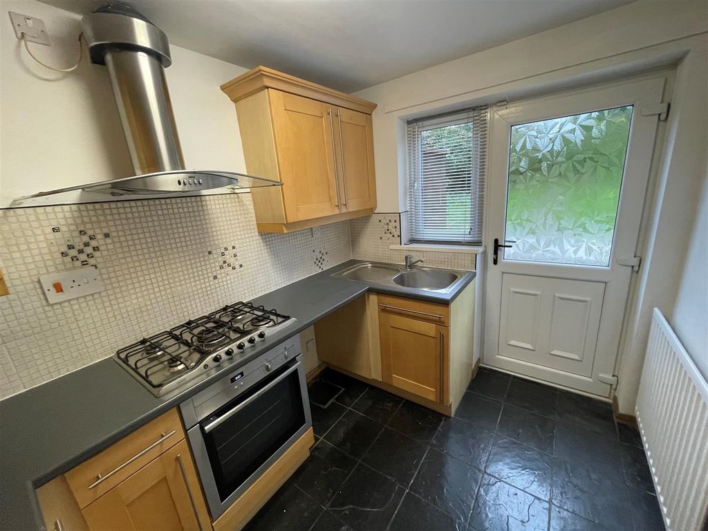 Property photo 3 of 11 Kit.Jpg