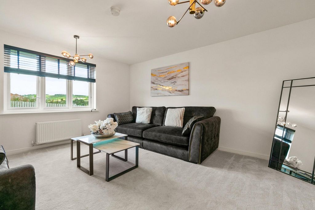 Property photo 2 of 30