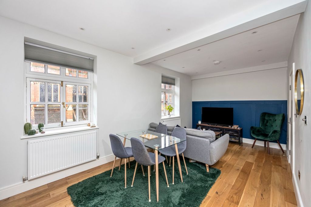 Property photo 3 of 12