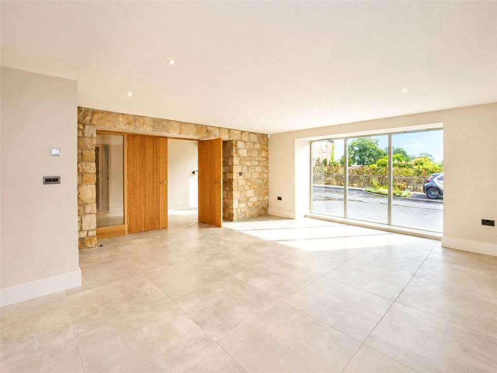 Property photo 3 of 14 Picture No. 34
