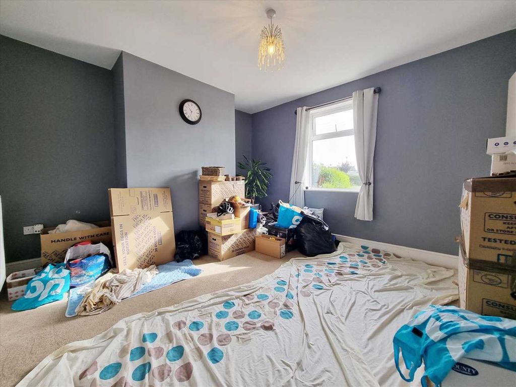 Property photo 3 of 9 Dining Room: