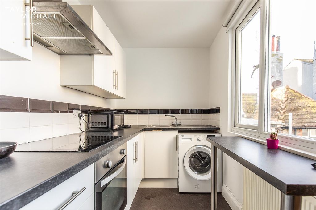 Property photo 2 of 5 Shared Kitchen