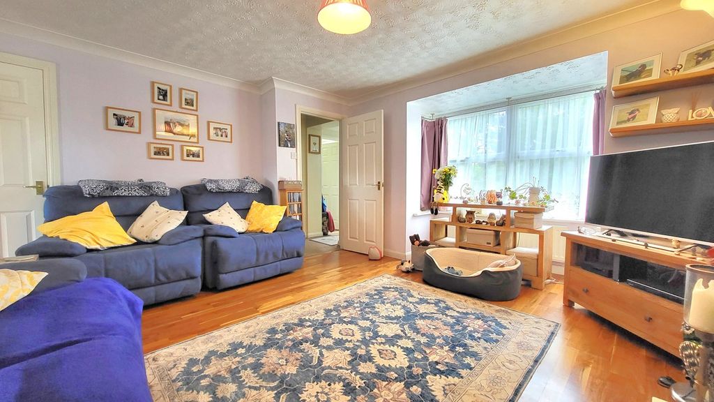 Property photo 3 of 17