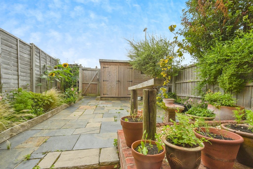 Property photo 2 of 17
