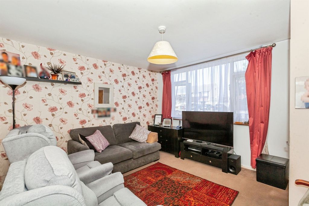 Property photo 2 of 23