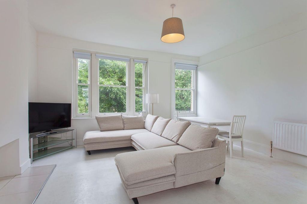Property photo 1 of 24 Malvern Road Loungue.Jpeg