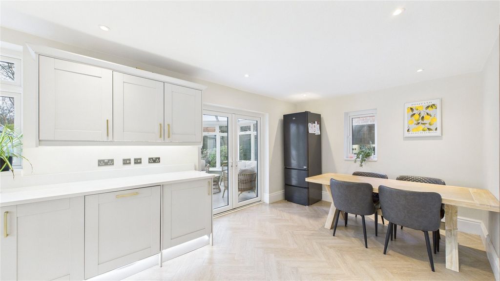 Additional image 4 of 3 bed detached house for saleLightwater, Surrey GU18