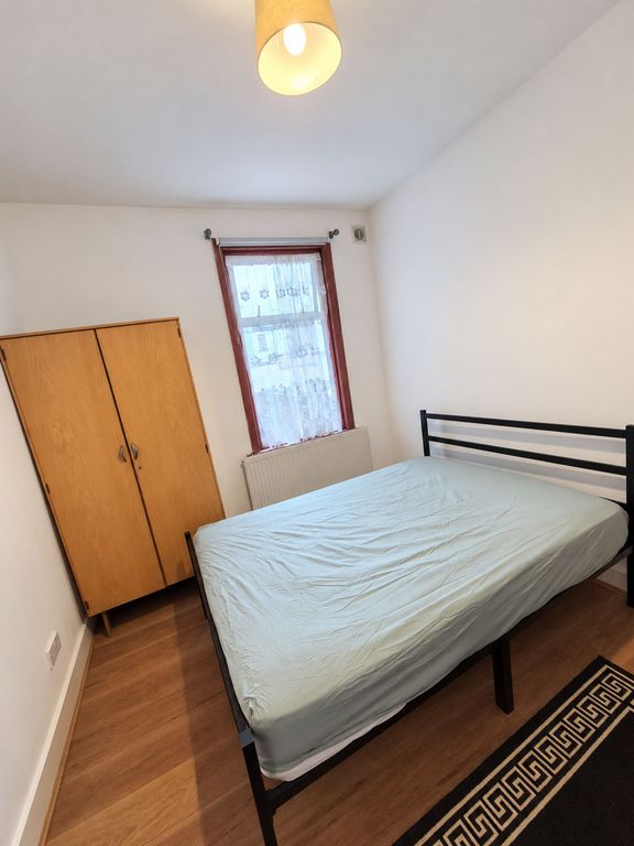 Property photo 3 of 7 Kentmere Rd Se18