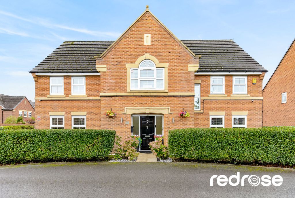 Property photo 1 of 32 1 Summerfield Walk-09-2500Px
