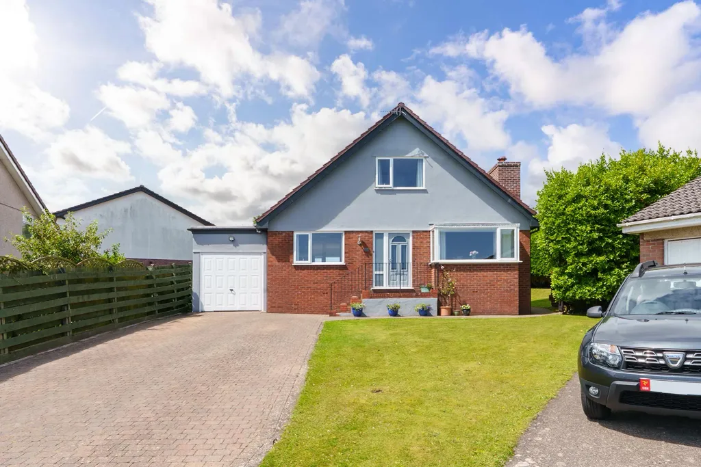 Property photo 2 of 23