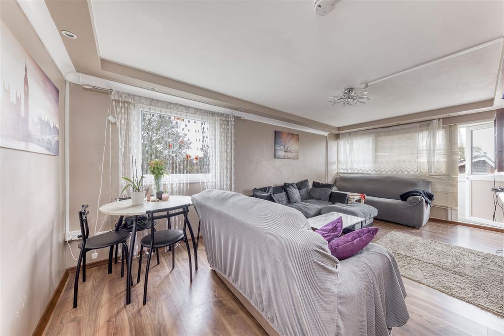 Property photo 2 of 10 Ba.Jpg
