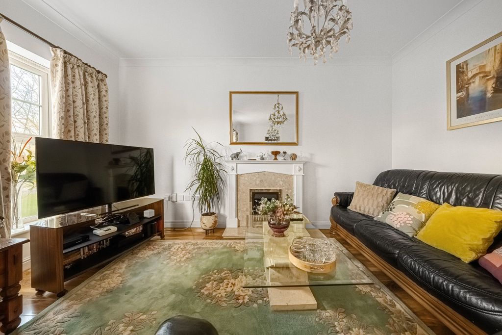 Property photo 3 of 33 4712723