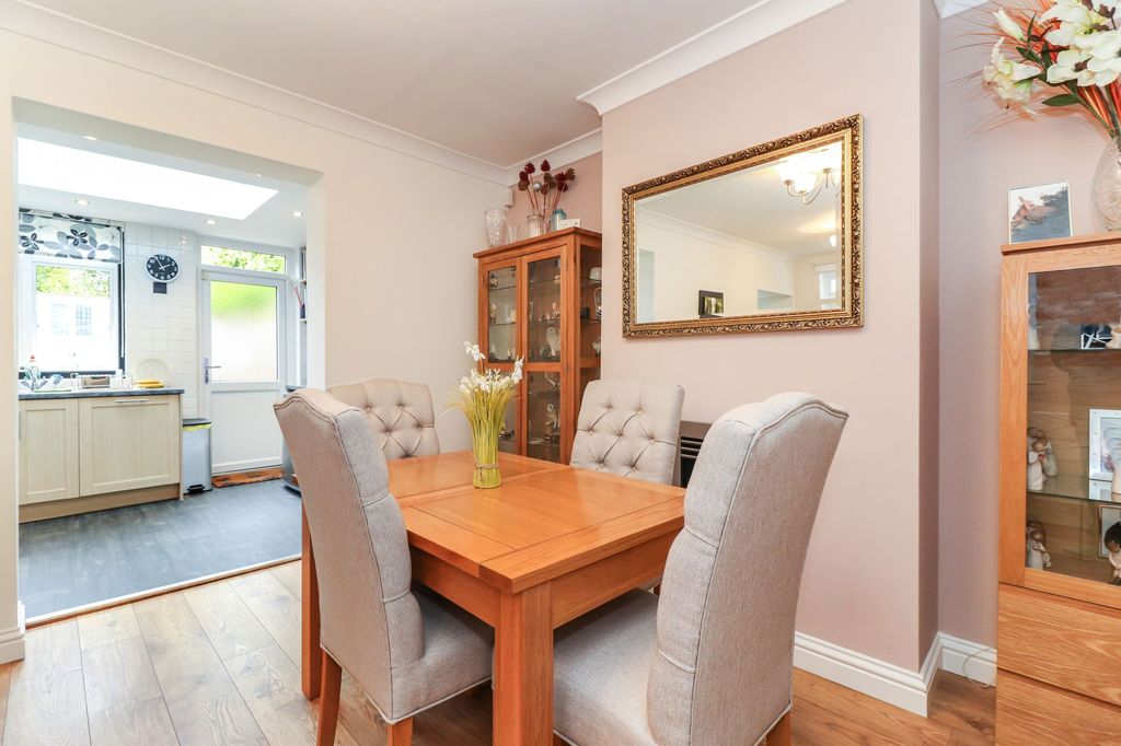 Property photo 3 of 24