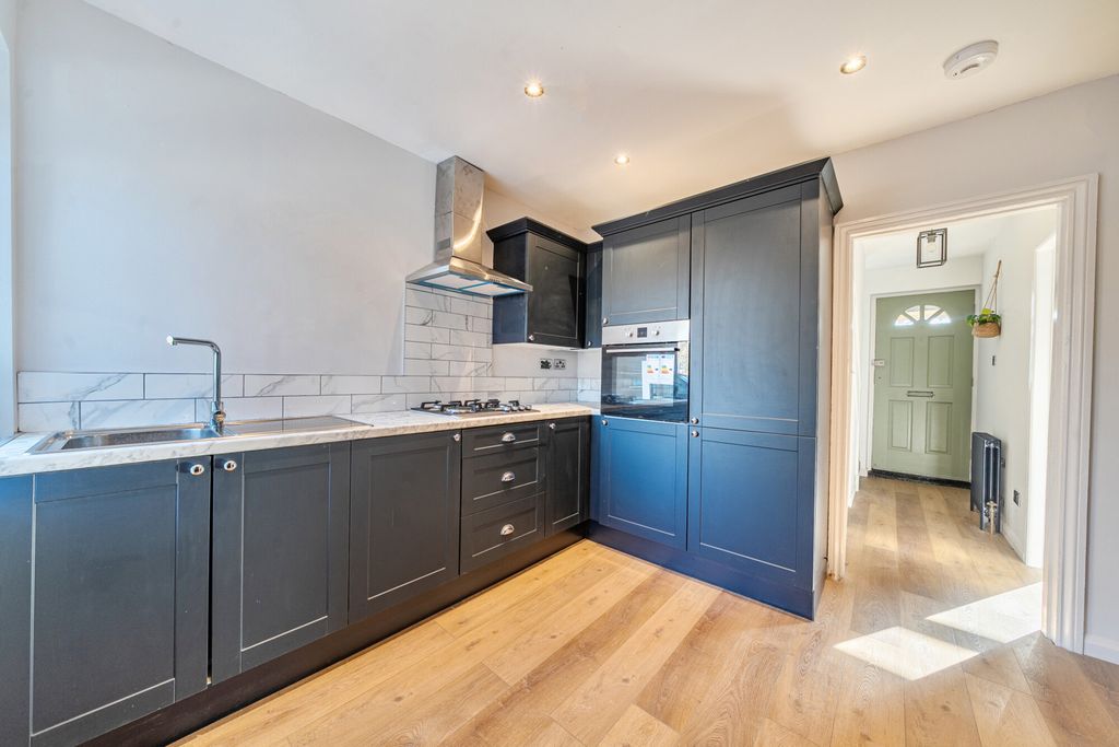 Property photo 3 of 16 Kitchen