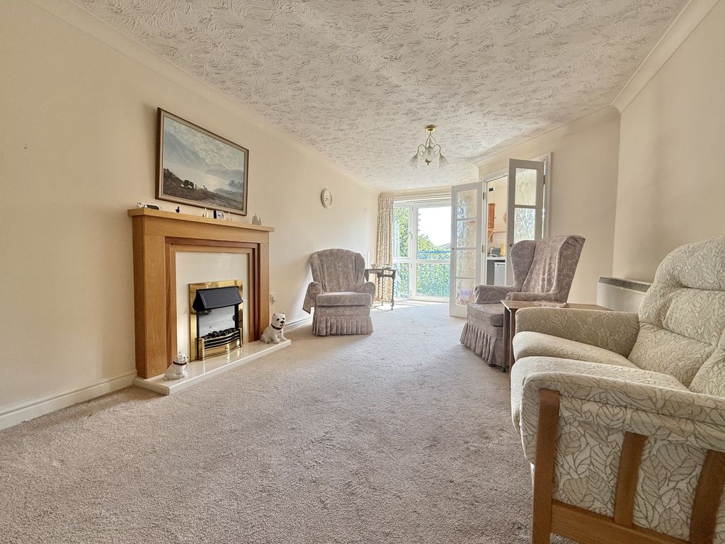 Property photo 2 of 11 Photo 9