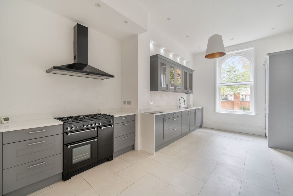 Property photo 3 of 16 1370346-15-68F22E...