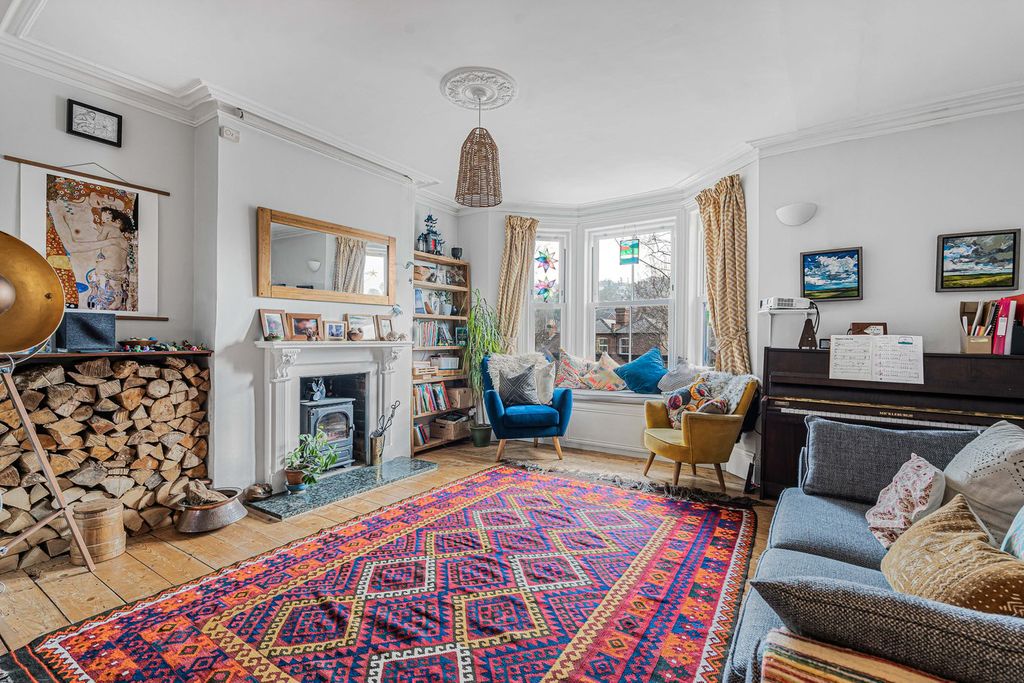 Property photo 2 of 26