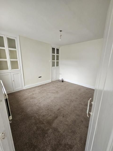 Property photo 3 of 8 Dining 2.Jpg