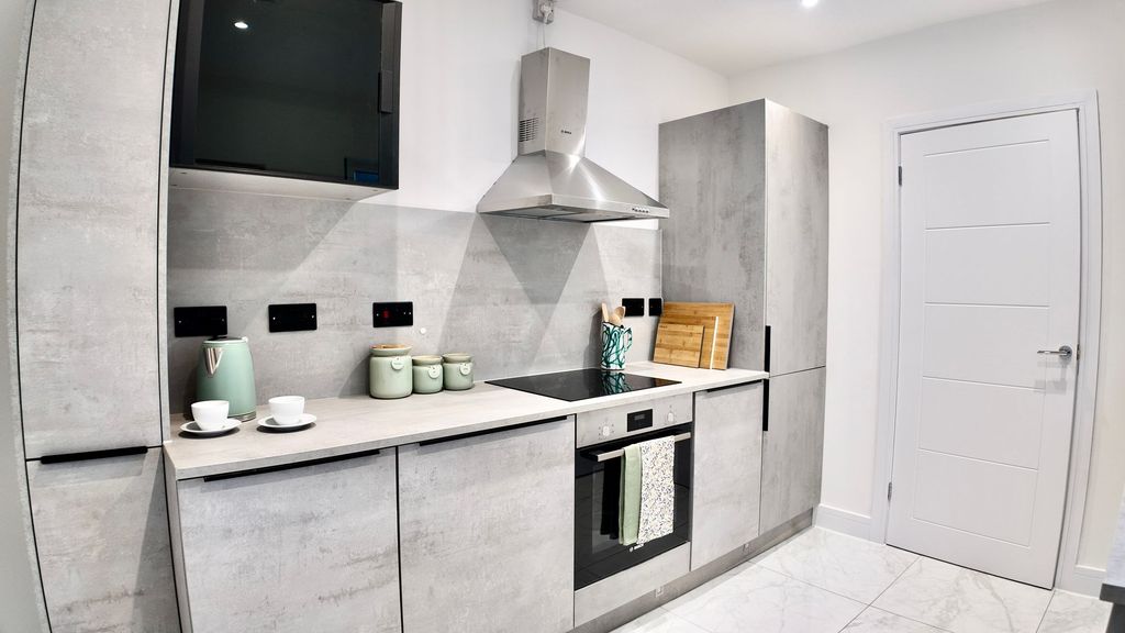 Property photo 3 of 23