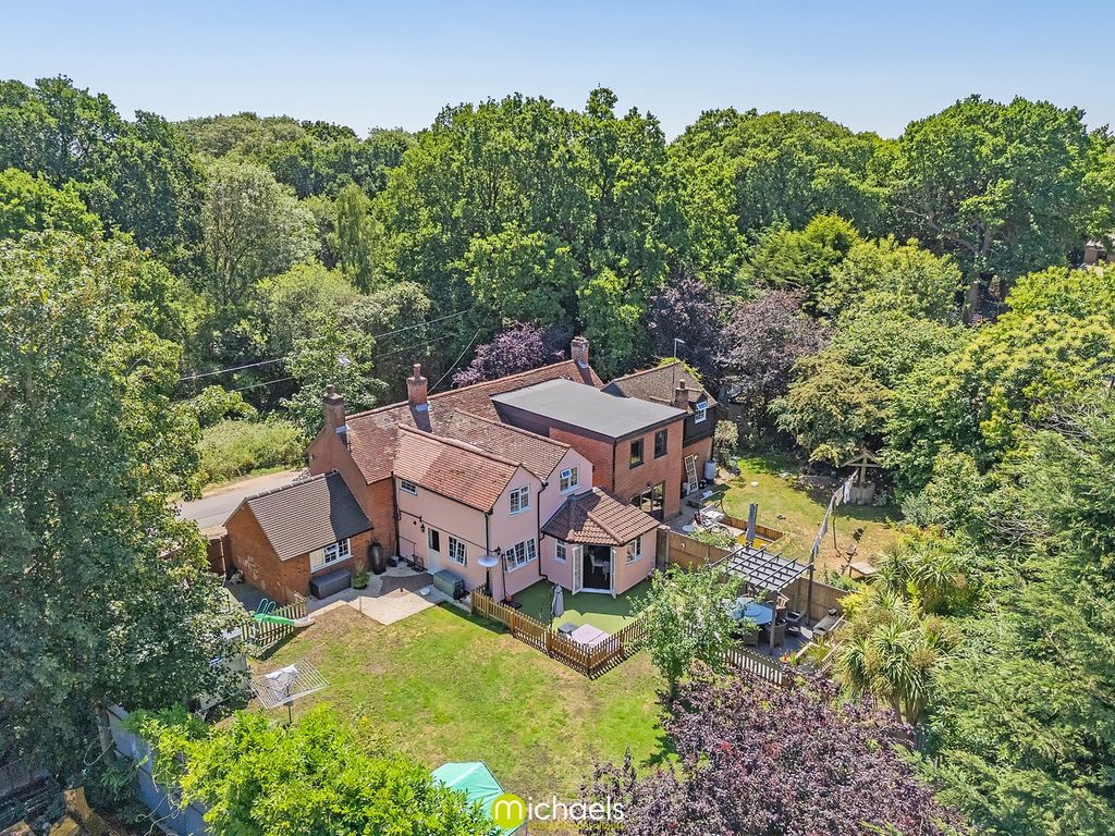 Property photo 2 of 28