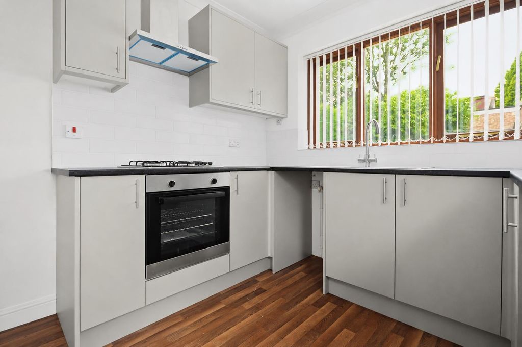 Property photo 2 of 12 Kitchen (1).Png